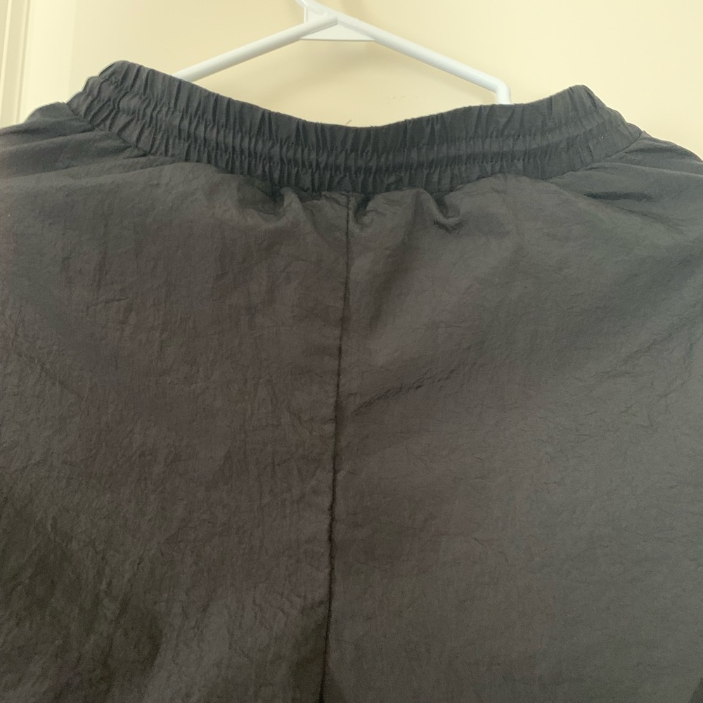 Windbreaker pants - Rutched toggle drawstring - Picture 8 of 9